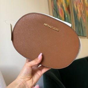 Michael Kors Jet Set Travel Medium Saffiano Leather Crossbody Bag